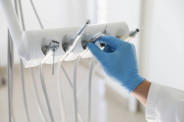 Professional Emergency Dentist technician working in Nice, CA